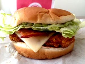 1 sandwich (315 g) Spicy Guacamole Chicken Club