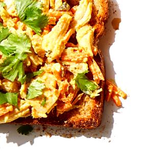 1 sandwich (320 g) Curry Chicken Salad Sandwich