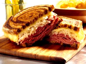 1 sandwich (328 g) 6" Corned Beef Reuben