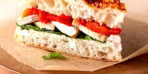 1 sandwich (340 g) Chicken Focaccia