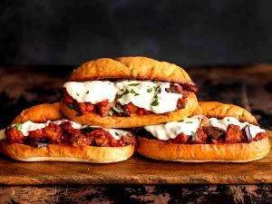 1 sandwich (352 g) Eggplant and Mozzarella Sandwich