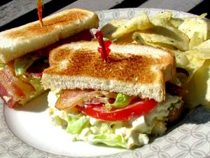1 sandwich (384.75 g) Country Club