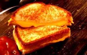 1 sandwich (4 oz) Gooey Grilled Cheese Sandwich (Kid