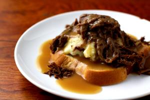 1 sandwich (501.9 g) Open-Faced Roast Beef Sandwich