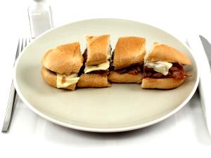 1 sandwich (540 g) Beef Dip