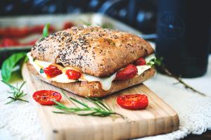 1 sandwich (7.25 oz) Mediterranean Egg White on Ciabatta
