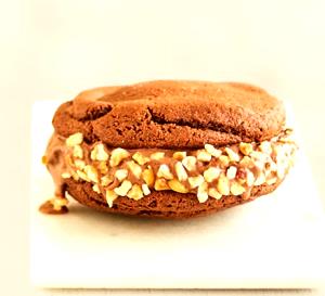 1 sandwich (75 g) Chocolate Hazelnut Gelato Sandwich