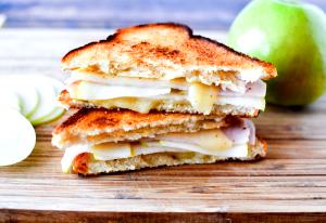 1 sandwich (8 g) Turkey with Swiss Cheese & Mustard