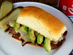 1 sandwich 8" Roast Beef Sub