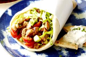 1 sandwich Chicken Shawarma Pita