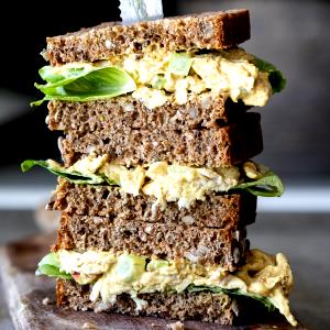1 sandwich Curry Chicken Sandwich