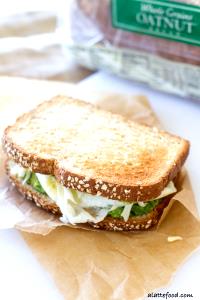 1 sandwich Egg White, Avocado & Spinach Breakfast Power Sandwich