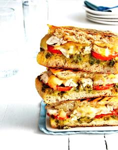 1 sandwich Fontina & Provolone on Garlic Bread