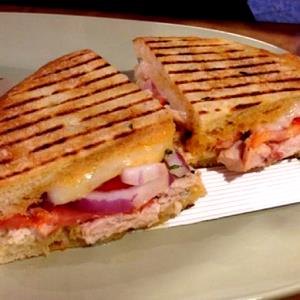 1 sandwich Frontega Chicken Panini