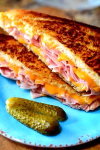 1 Sandwich Grilled Ham and Cheese Sandwich