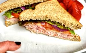 1 sandwich Ham and Swiss