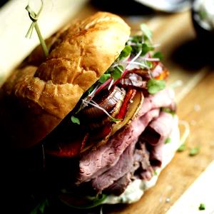 1 sandwich Roast Beef & Cheddar Sandwich