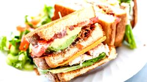 1 sandwich Ultimate Turkey Club (Regular)