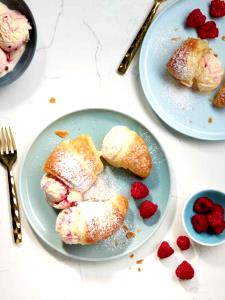1 Sara Lee Strawberry Fruit Croissant