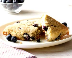 1 scone (106 g) Blueberry Scone