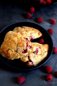 1 scone (58 g) Raspberry White Chocolate Scones