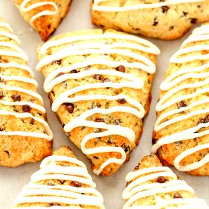 1 scone (85 g) Chocolate Chip Scones