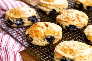 1 scone (85 g) Wild Blueberry Scones