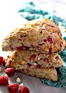 1 scone (99 g) Raspberry White Chocolate Scone