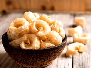 1 serving (0.5 oz) Pork Skins