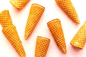 1 serving (0.81 oz) Plain Waffle Cone