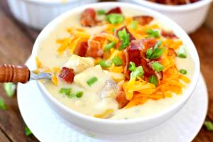 1 serving (10 oz) Country Potato with Bacon Soup