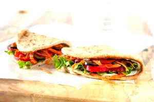1 serving (10.1 oz) Veggie Pita Pocket (1500)
