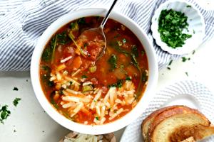 1 serving (10.58 oz) Tomato Florentine Soup