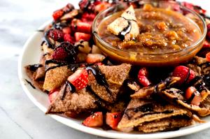 1 Serving (109.0 G) Nachos with Cinnamon & Sugar