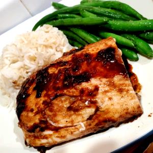 1 serving (11 oz) Pomegranate Glazed Mahi Mahi
