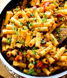 1 serving (115 g) Spicy Chicken Rigatoni