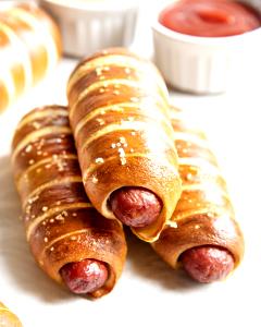 1 serving (119 g) Pretzel Hot Dog