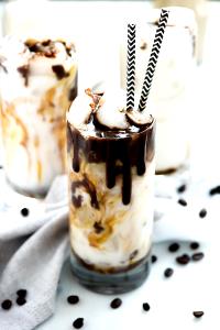 1 serving (12 oz) Iced Mocha Macchiato with Coconut Milk (Tall)