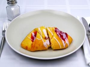 1 serving (122 g) Cherry Danish