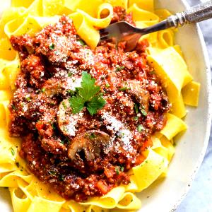 1 serving (12.5 oz) Pappardelle with Bolognese Sauce (1200)