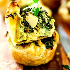 1 serving (127 g) Spinach, Artichoke & Kale Stuffed Sandwich