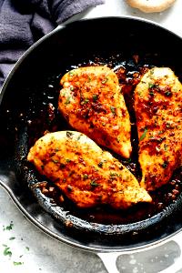 1 serving (128 g) Garlic Butter Grilled Chicken Breast