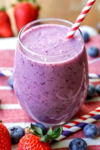 1 serving (13.4 oz) Strawberry Blueberry Smoothie (Regular)