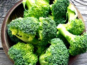 1 serving (136 g) Broccoli & Cheese Quiche