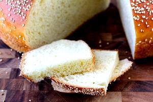 1 serving (14 oz) Chicken Salad Sandwich on Sesame Semolina Bread