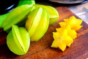 1 serving (140 g) Starfruit