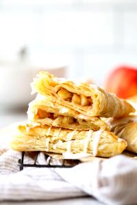 1 serving (142 g) Apple Turnover