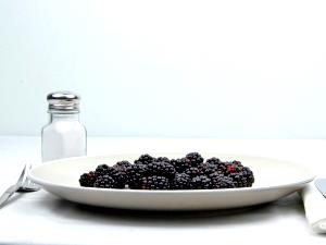 1 serving (144 g) Blackberries