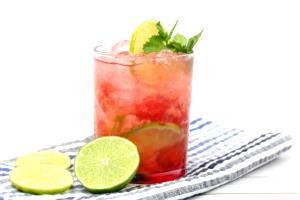1 serving (153 g) Raspberry Lime Ricky