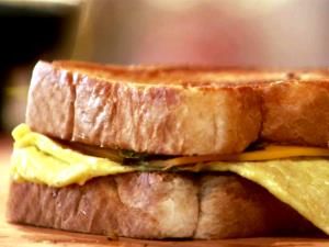 1 serving (156 g) Texas Toast Breakfast Sandwich - Sausage